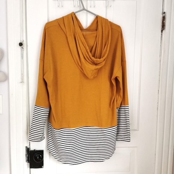 Shein 2XL Hoodie - Picture 2 of 6